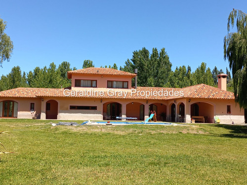 Venta Casa 3 Dormitorios Cipolletti Con Cochera