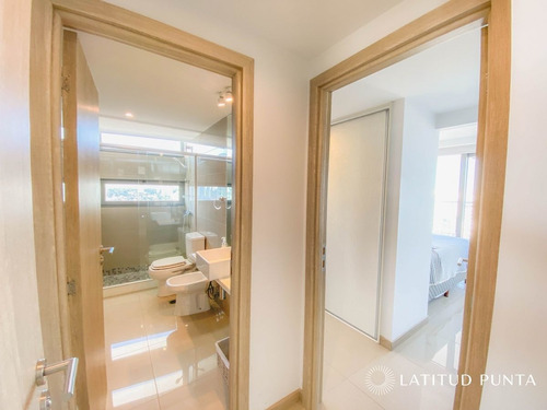 Imagen 16 de 28 de Apartamento Pasante Con Doble Balcón - Punta Del Este Brava