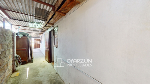 Casa En Venta De 6 Dormitorios 2 Baños 1 Estacionamiento