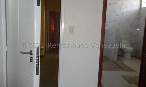Imagen 10 de 22 de Lizmar Cottua 04122503801 Terrazas Del Club Hípico Mls #22-20983
