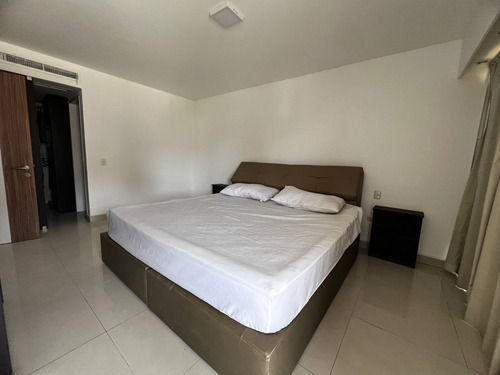 Apartamento En Uno De Los Mejores Edificios De La Isla, Playa Real, Isla De Margarita