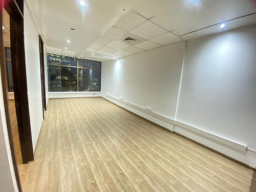 Oficina 1 Privado +openspace+1 Estac. En Las Condes