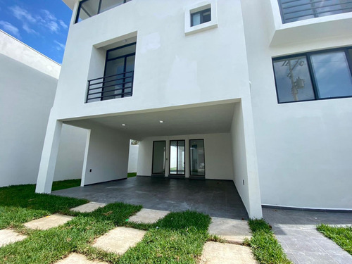 Casa En Fraccionamiento Los Naranjos, Cancún
