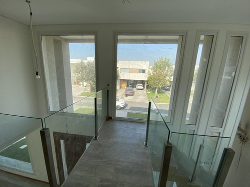 Imagen 12 de 30 de Brisas De Adrogué - Casa A Estrenar