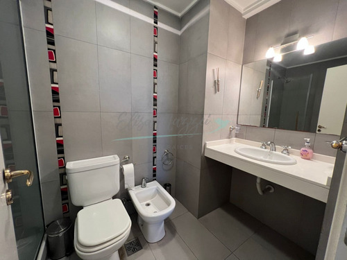 Departamento Cuatro Ambientes En Venta - Pinamar