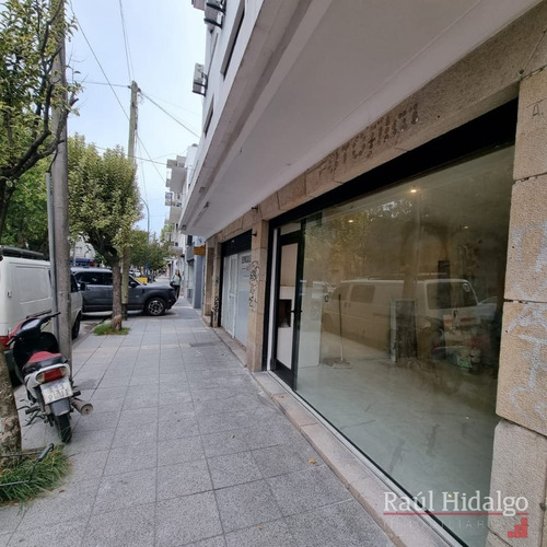 Imagen 1 de 4 de Local Comercial, Zona Centro