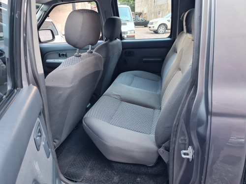Imagen 4 de 10 de Nissan Frontier 4x4 2.8 Se 2007