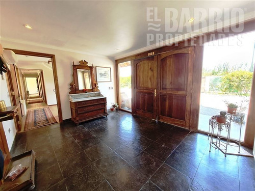 Imagen 14 de 30 de Casa En Venta De 6 Dorm. En Colina