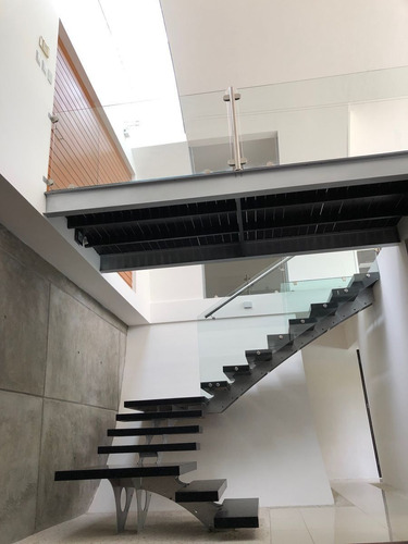 Residencia En Venta En Cumbres Del Lago, Juriquilla. Lago Saquila
