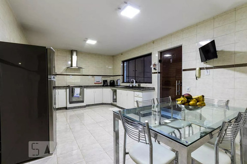 Sobrado, 4 Dorm, 1 Suíte, Próximo Bancos, C/ Edicula E Salao