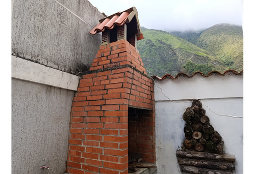 Venta De Town House En La Puerta. Ve22-007lpu-yceg