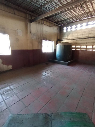 En Venta Galpón En La Vía Alterna, Sector Campo Claro - Barcelona - Anzoátegui