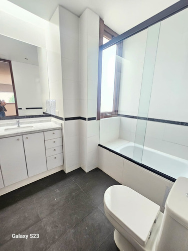 Fantástica Casa En Exclusivo Condominio Valle Escondido.