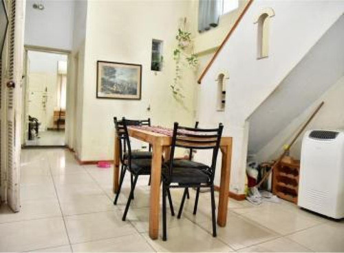 Casa En Venta - 2 Dormitorios 1 Baño - Cochera - 209mts2 - Villa Lugano