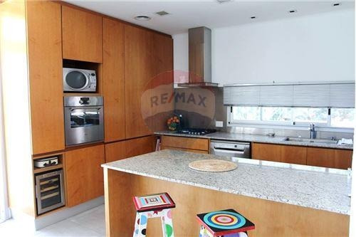 Casa En Venta En Lomas De City Bell