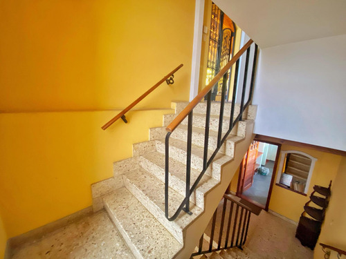 Venta Casa Con Galpón 172 M2 Patio Terraza Quincho Lanus