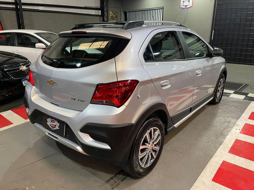 Chevrolet Onix 1.4mt Act