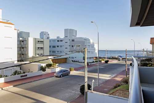 Venta Apartamento De 2 Dormitorios Con Piscina Peninsula Punta Del Este