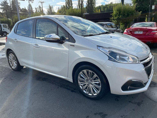 Peugeot 208 Puretech Hb 1.2 Año 2020