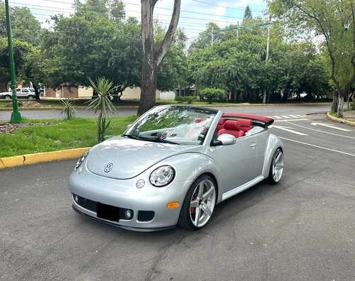 Volkswagen Beetle 2.0 Cabrio Turbo 5vel Piel Mt