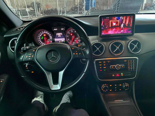 Imagem 13 de 15 de Mercedes-benz Classe Gla 2015 1.6 Style Turbo 5p