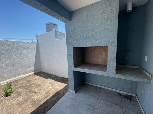 Imagen 4 de 5 de Dúplex En Venta Solares De Manantiales 2 Dormitorios