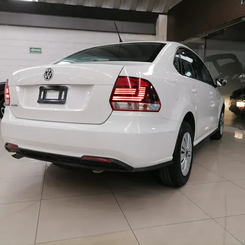 Volkswagen Vento 1.6 Starline At