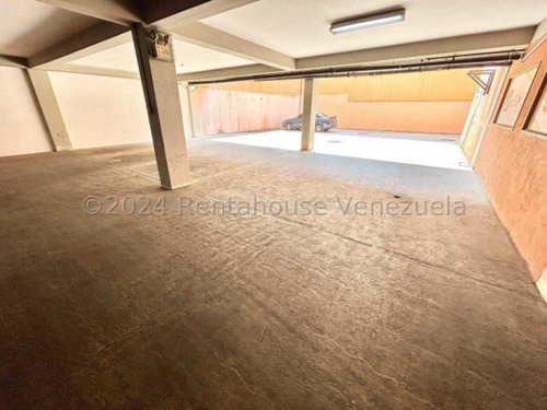 Milagros Inmuebles Edificio Venta Barquisimeto Lara Zona Centro Economica Residencial Economico Comercial Código Inmobiliaria Rent-a-house 24-27339