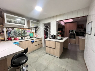 Casa Con Piscina Y Quincho En Condominio