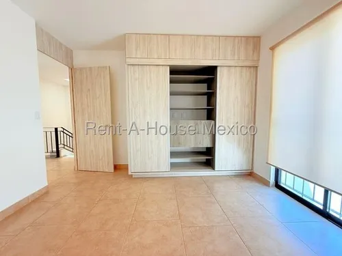 Casa En Renta De 3 Recamaras En El Salitre