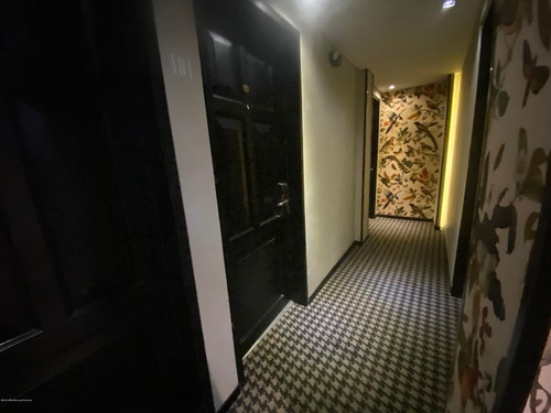 Comercial En Las Aguas(bogota) Rah Co: 21-1280