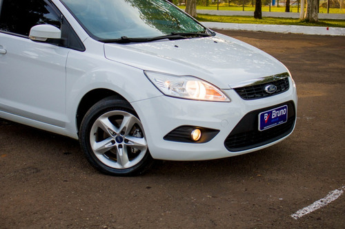Imagem 2 de 12 de Focus 2.0 Hatch Aut 2011