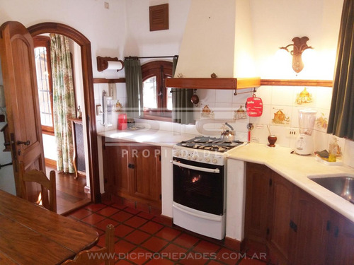 Residencia Estilo Provenzal Sobre Cul De Sac. Ápto Crédito/acepta Depto En Pte De Pago.venta Urgente
