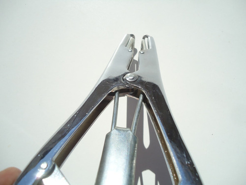 Pinza Elastrator Para Castrar Y Descolar Ovinos