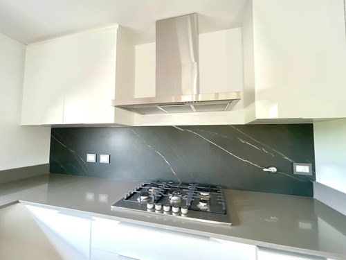 1910 Excelente Departamento 2 Dormitorios Villa Belgrano Con Cochera En Venta
