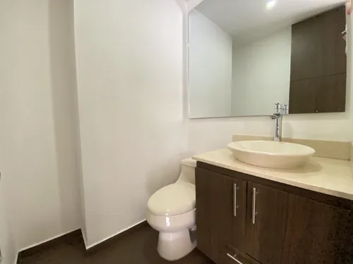 Apartamento En Arriendo Ubicado En El Poblado Sector Los Balsos (27090).