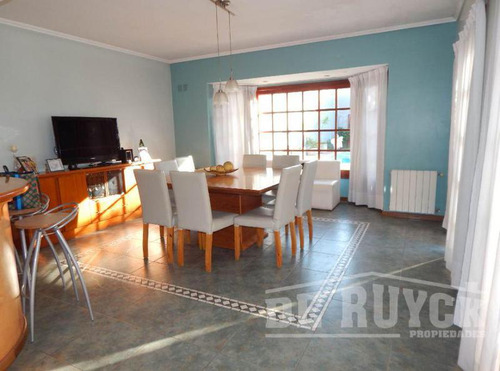 Chalet En Venta En Berazategui Oeste