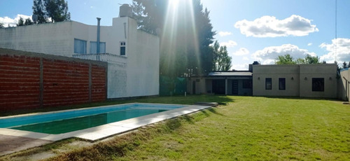 Casa En Venta - 1 Dormitorio 2 Baños - Sicardi