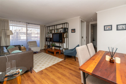 Departamento En Arriendo De 2 Dorm. En Las Condes / Bali Hai