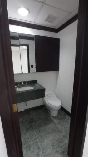 Imagen 5 de 6 de Local Comercial En Alquiler Torre Empresarial Vina Plaza