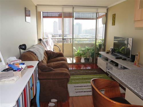 Se Vende Dpto. 2 Dorm. Metro Irarrazaval 