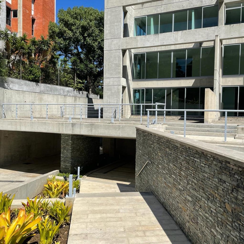 Imagen 3 de 23 de Edificio Residencial En Venta - Urb. Chulavista