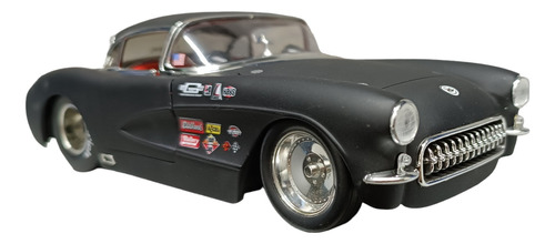 Chevrolet Corvette 1957 / Escala 1:24/ Metalico /18cms Largo