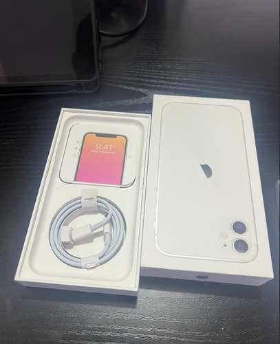 Apple iPhone 11 (64 Gb) - Blanco (Usado)