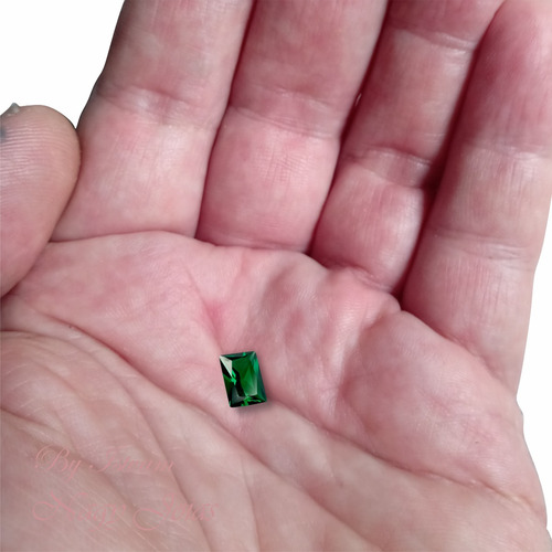 Graciosíssimo Baguete De Esmeralda Limpa 6x8mm / 1,4cts