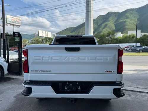 Chevrolet Cheyenne 5.3 V8 RST Doble Cabina 4x4 At