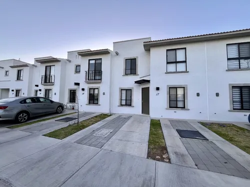 Casa De 3 Recámaras En Venta, Zakia! Amenidades, Seguridad, Calidad Constructiva! Am