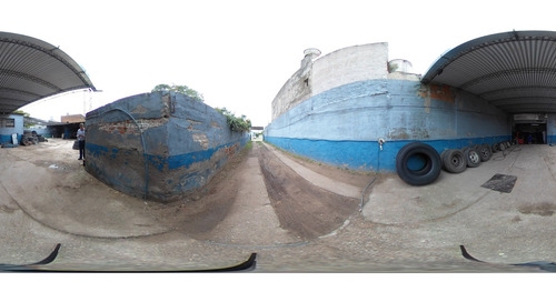 Imagen 2 de 4 de Taller, Galpon Lavadero Gomeria Sobre Av 75 Entre 68 Y 70