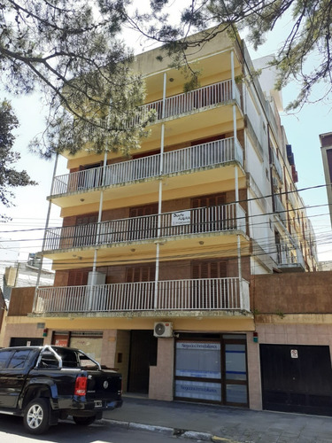 Imagen 1 de 12 de Lindo Dpto 2 Amb. Con Balcon Al Frente