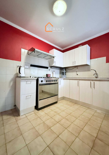 Casa Con Dojo En Sector Sur Poniente (94136)